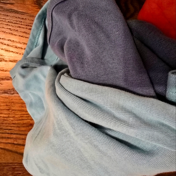 Bundle of 2! Primary onesies 6-9 months - Picture 3 of 4